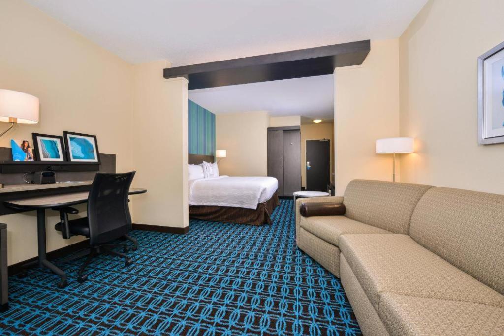Fairfield Inn & Suites By Marriott Raleigh קרי מראה חיצוני תמונה